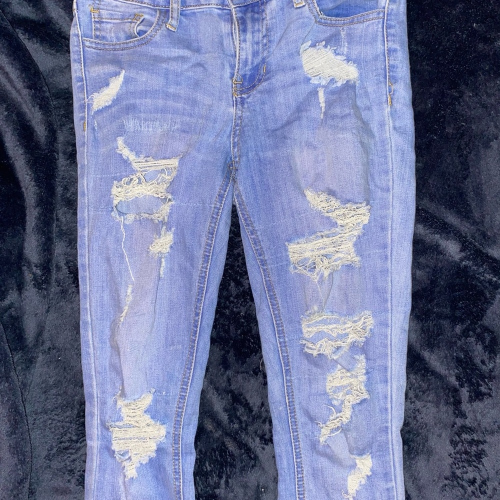 Ripped skinny jeans